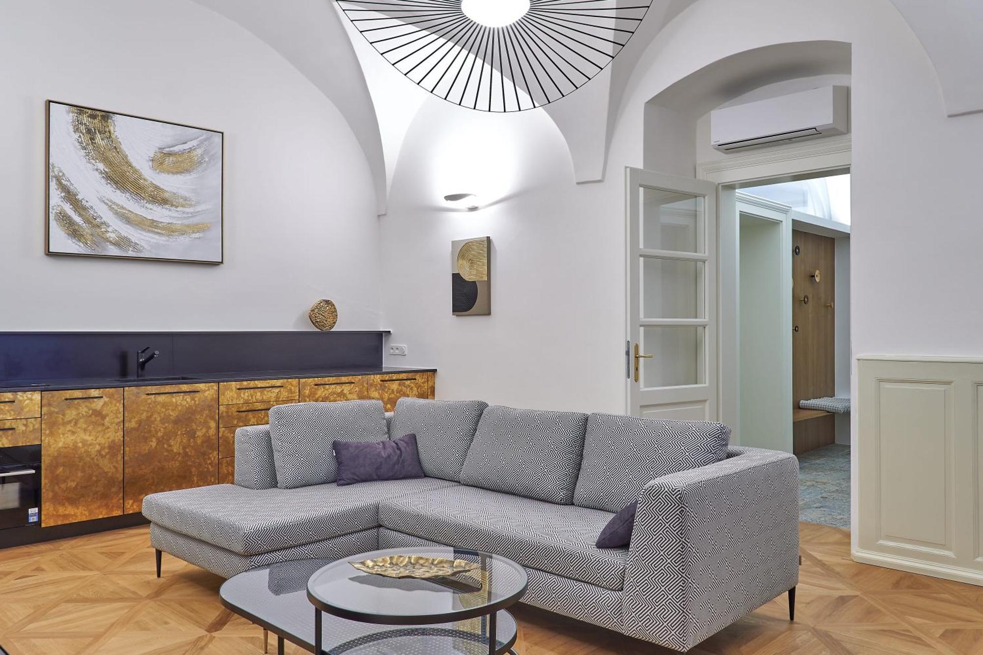 U 3 Pstrosu 4* Praga