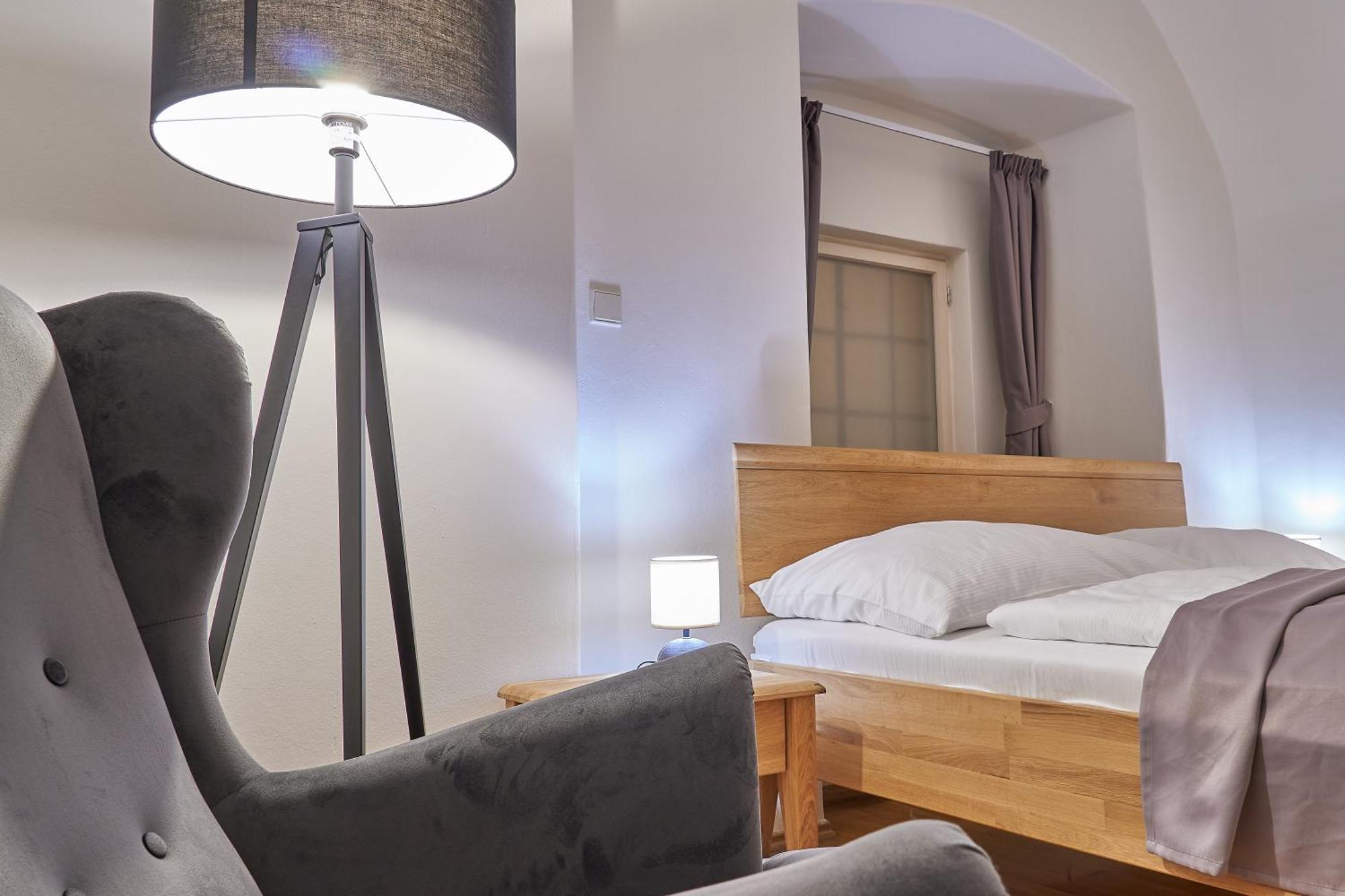 Hotel U 3 Pstrosu Praga