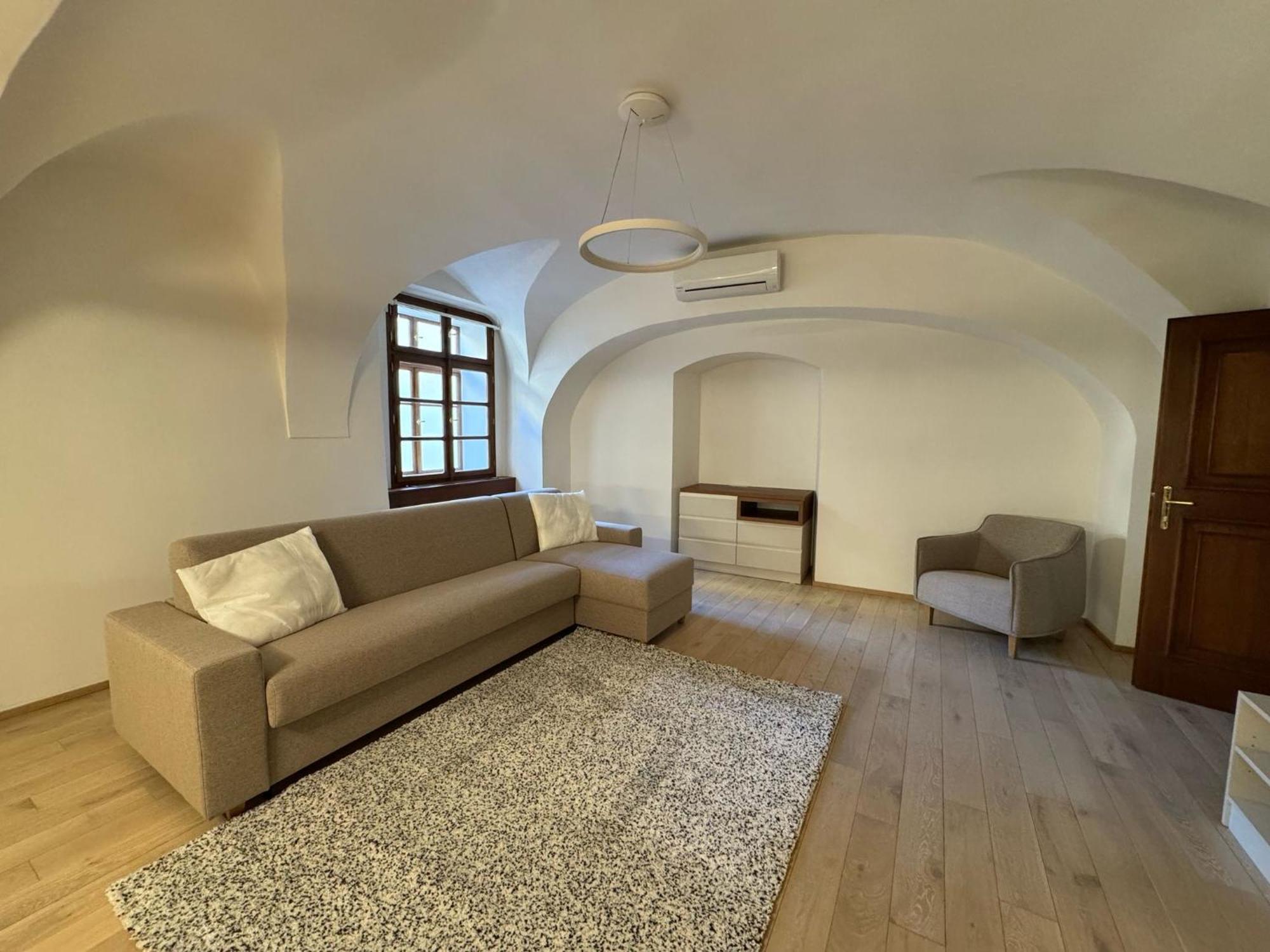 U 3 Pstrosu 4* Praga