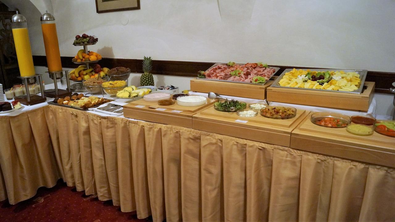 Hotel U 3 Pstrosu Praga