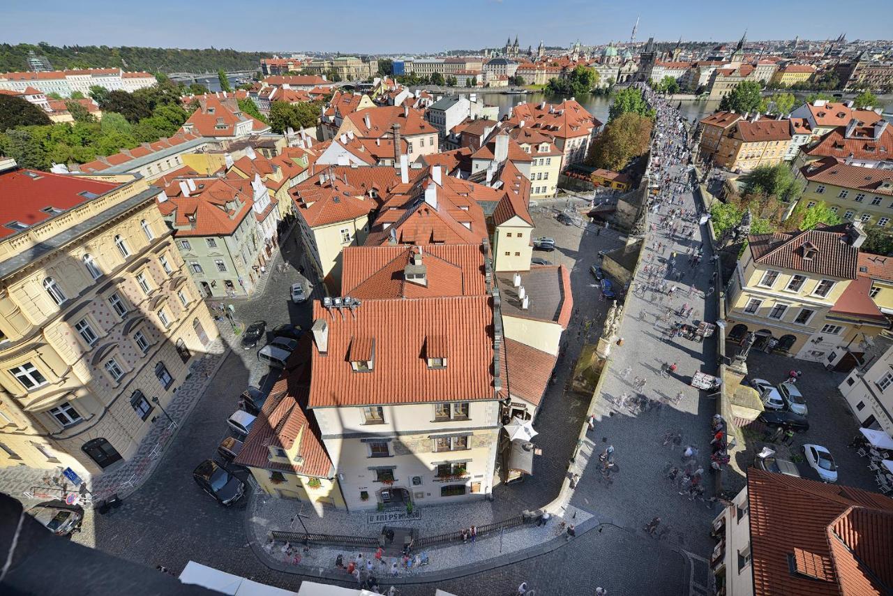 U 3 Pstrosu Praga