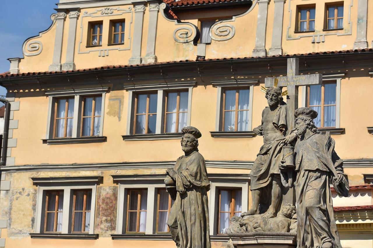 U 3 Pstrosu 4* Praga