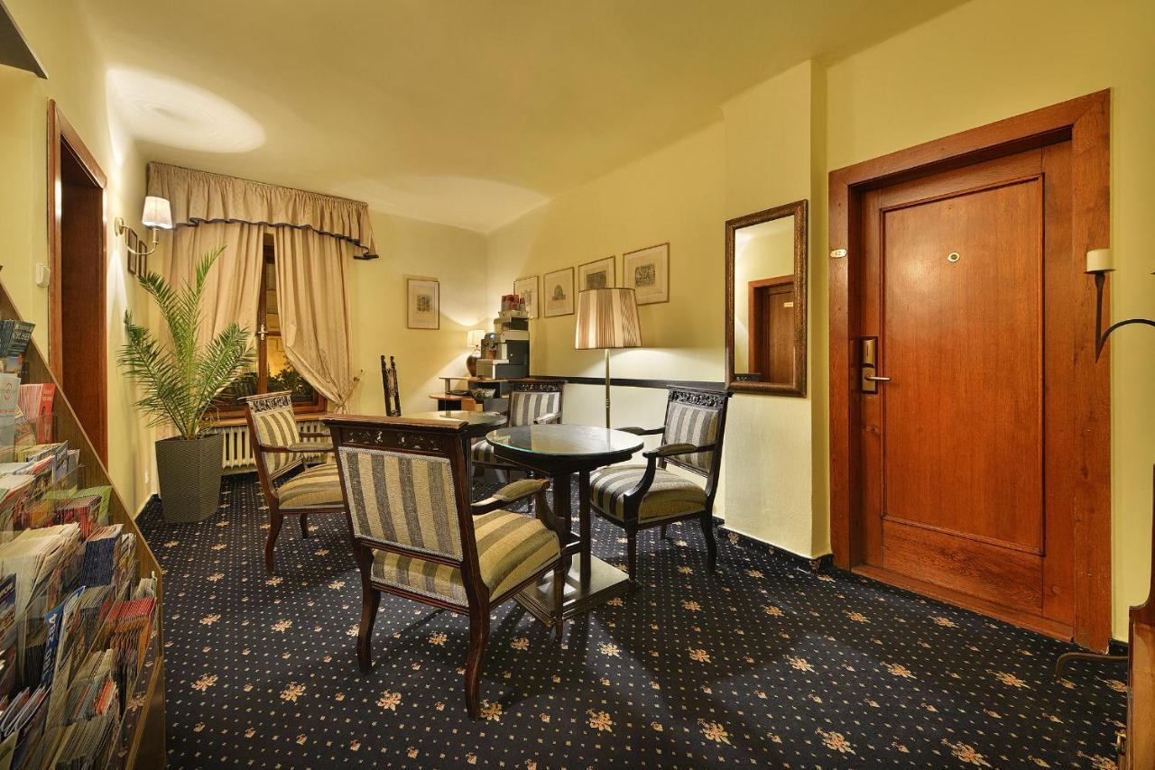 Hotel U 3 Pstrosu Praga