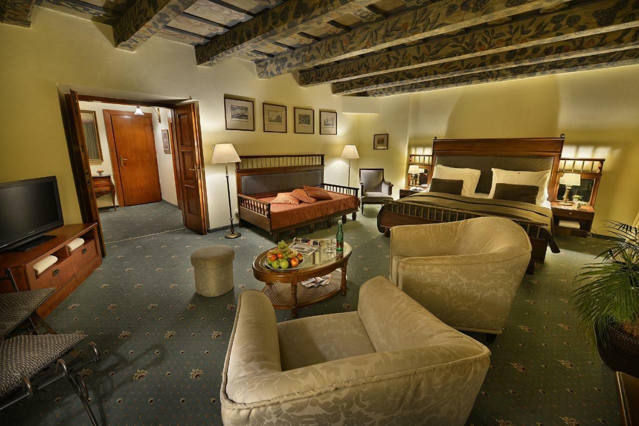 Hotel U 3 Pstrosu Praga