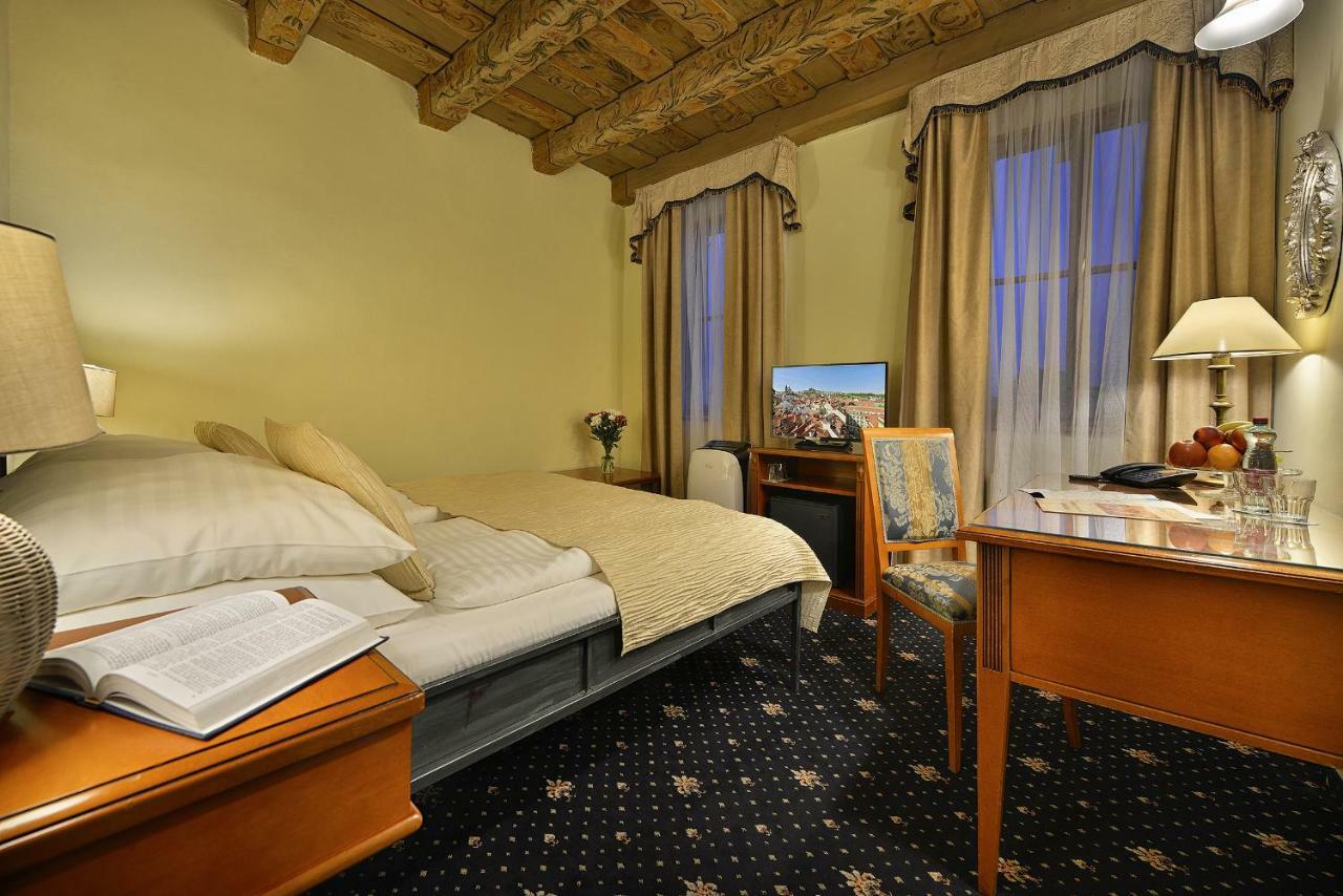 Hotel U 3 Pstrosu Praga